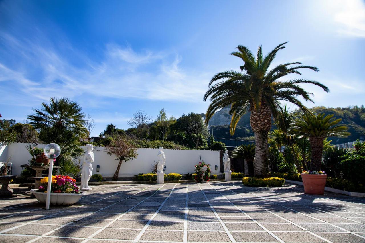 Hotel Ibisco Suites & Relax Pozzuoli Exterior foto